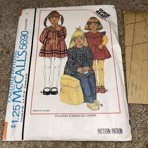 UNCUT Vintage 1977 McCall’s 5690 Girls Sz 5 Ruffles Raglan Sleeve Dress & Jumper